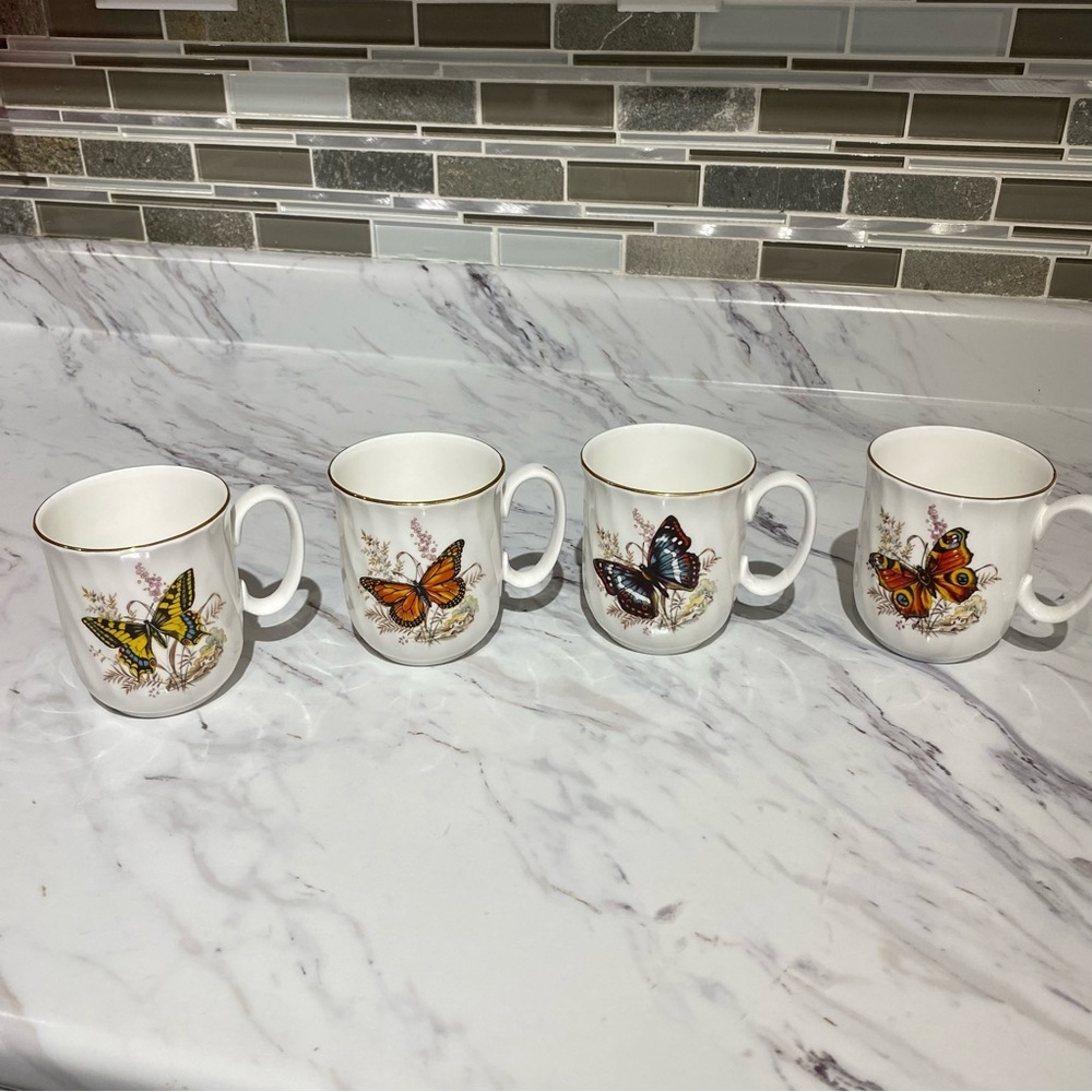 Vintage Dutchess Fine Bone China mug set Buttery flies & cottages butterfly